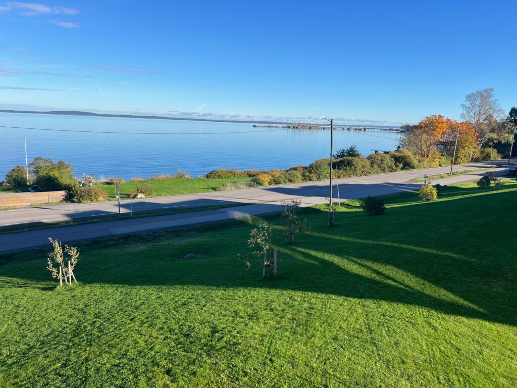 En fin høstdag i oktober, med nesten skyfri himmel.