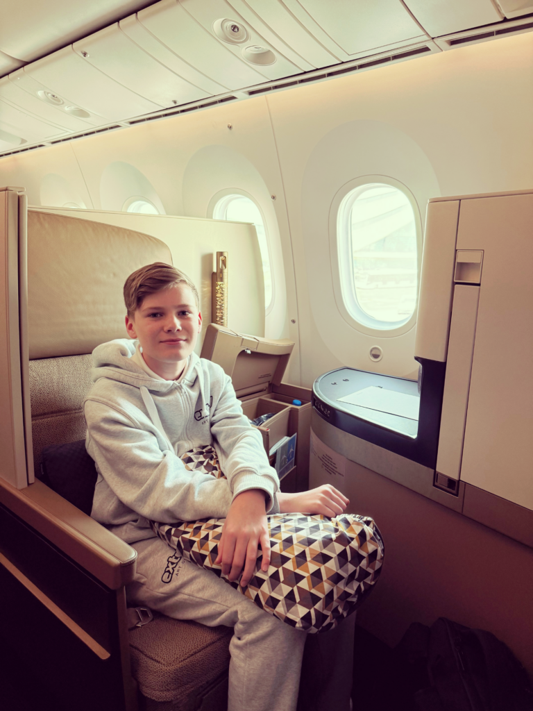 Leander på business class med Ethiad.
